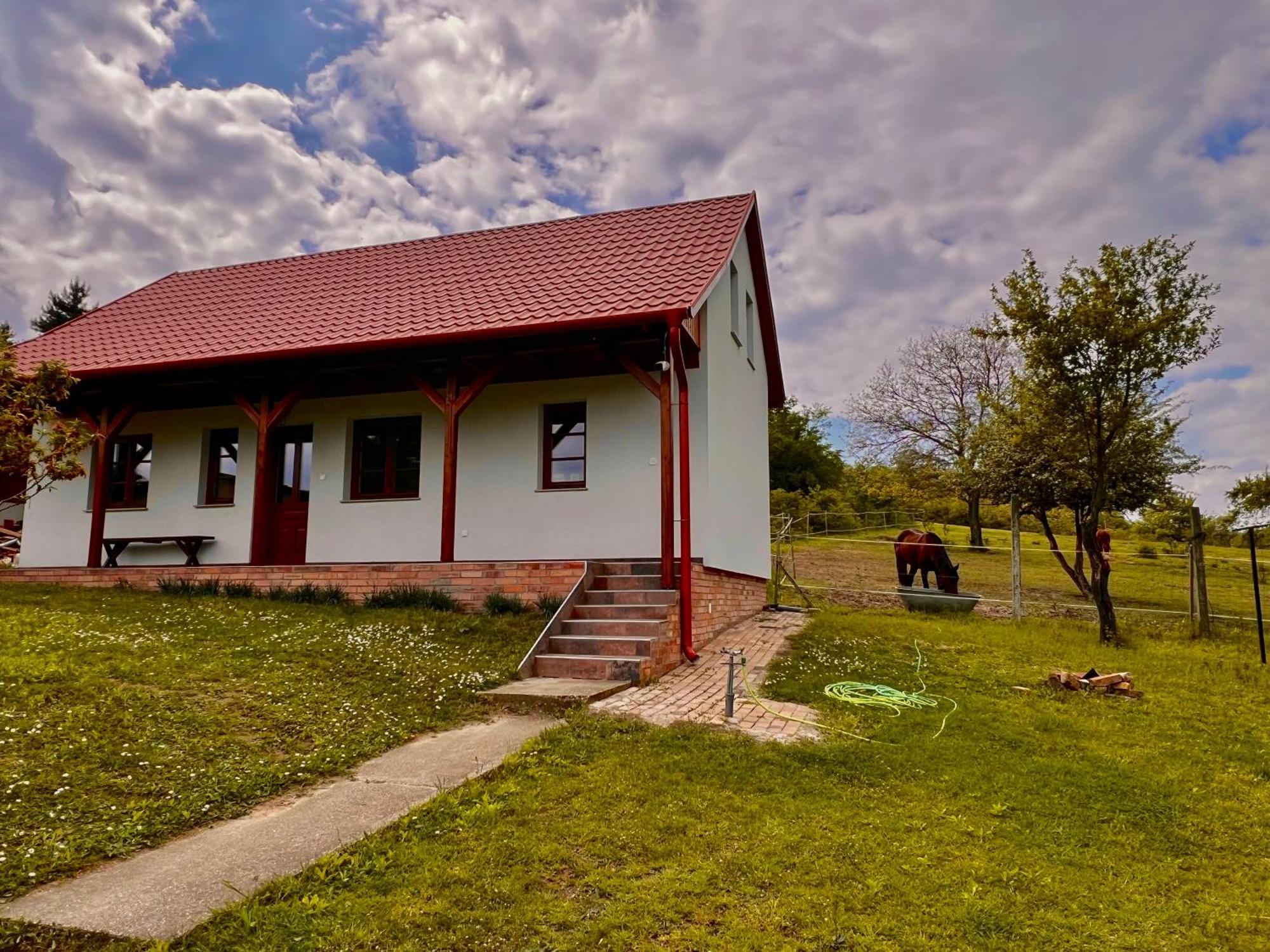 Bed and breakfast Pilisi Lovas Major, Dorog Extérieur photo