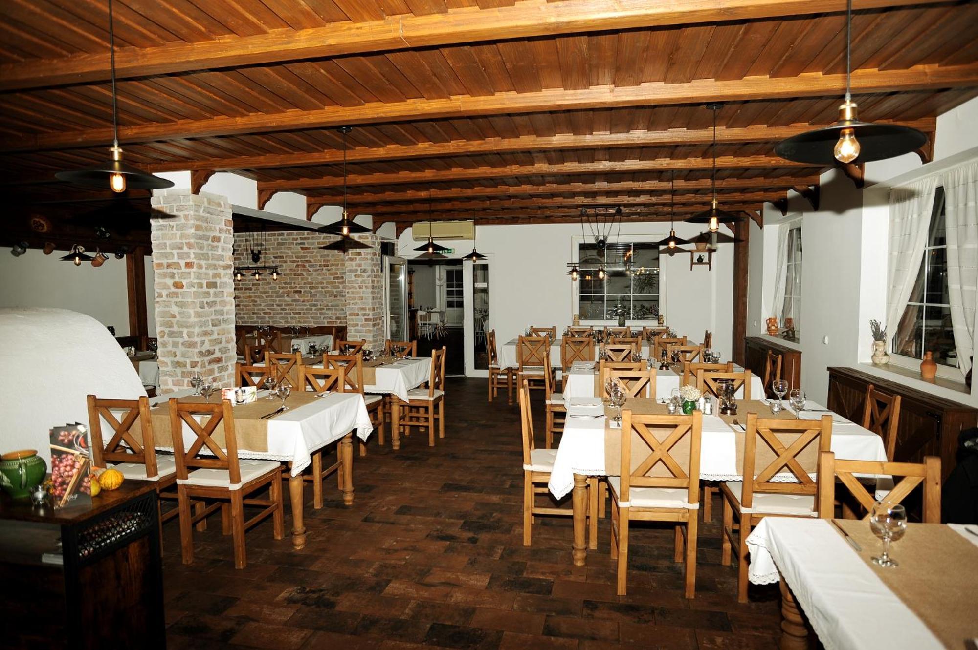 Bed and breakfast Pilisi Lovas Major, Dorog Extérieur photo